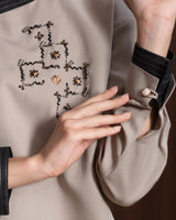 000000_Beige Black
