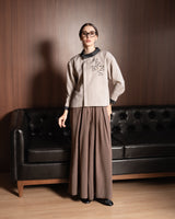 000000_Beige Black