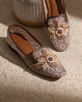 CCB3A3_Light Brown